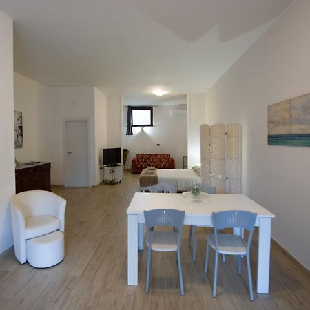 Intero Alloggio, Binario 18 Brindisi Extérieur photo
