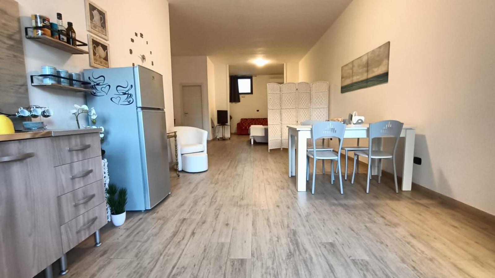 Intero Alloggio, Binario 18 Brindisi Extérieur photo