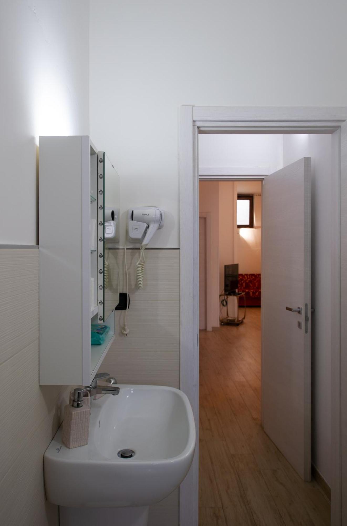 Intero Alloggio, Binario 18 Brindisi Extérieur photo